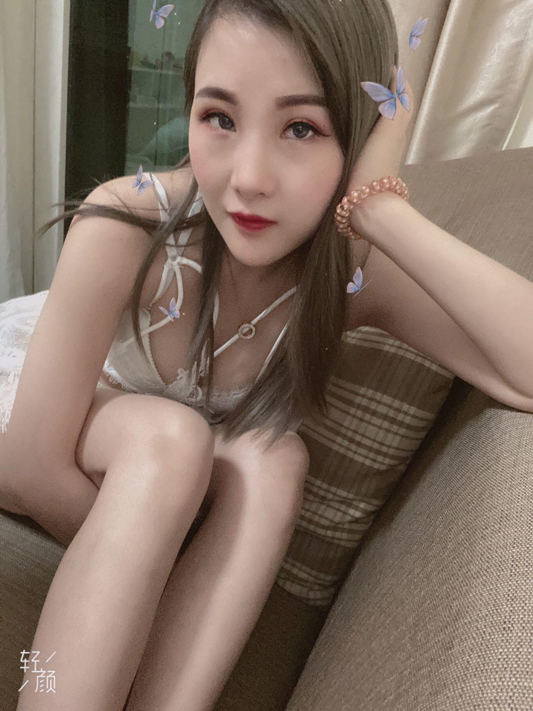 重庆风骚妹子胸大肤白体验感十足